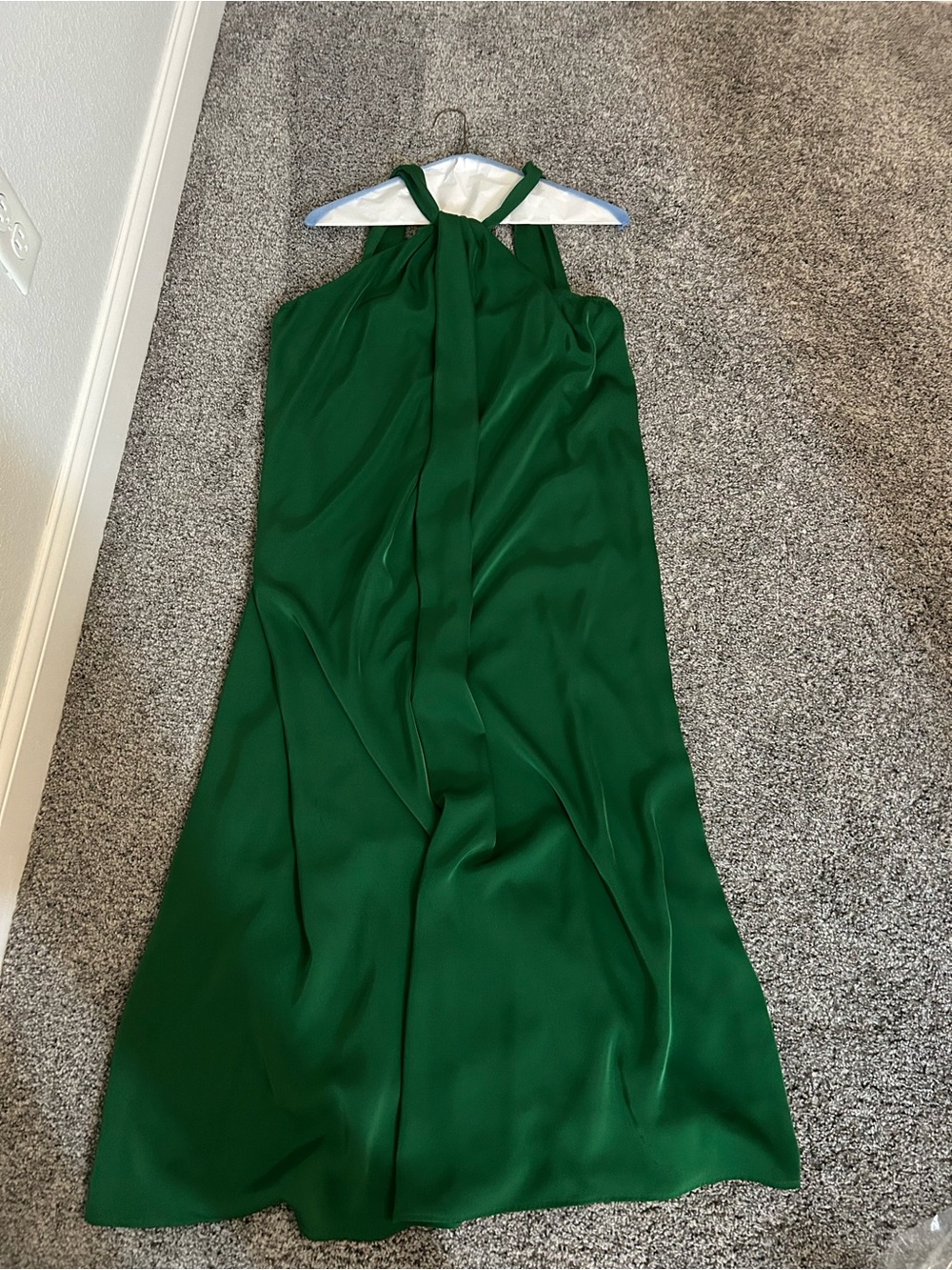 Banana Republic Emerald Green Long, flowy gown size 10